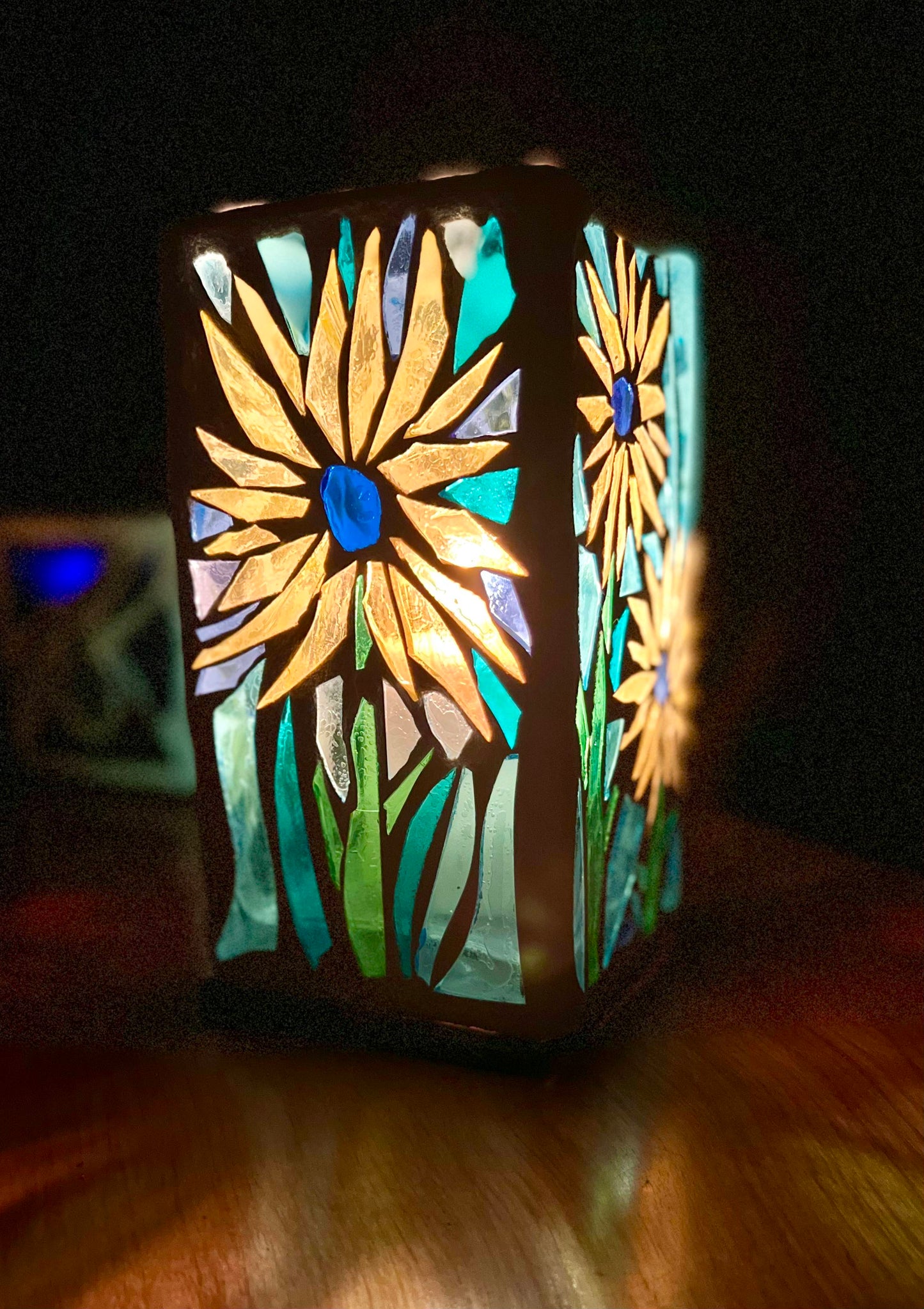 "Hope for Ukraine “ Stained Glass Candleholders  – Supporting Refugees Worldwide