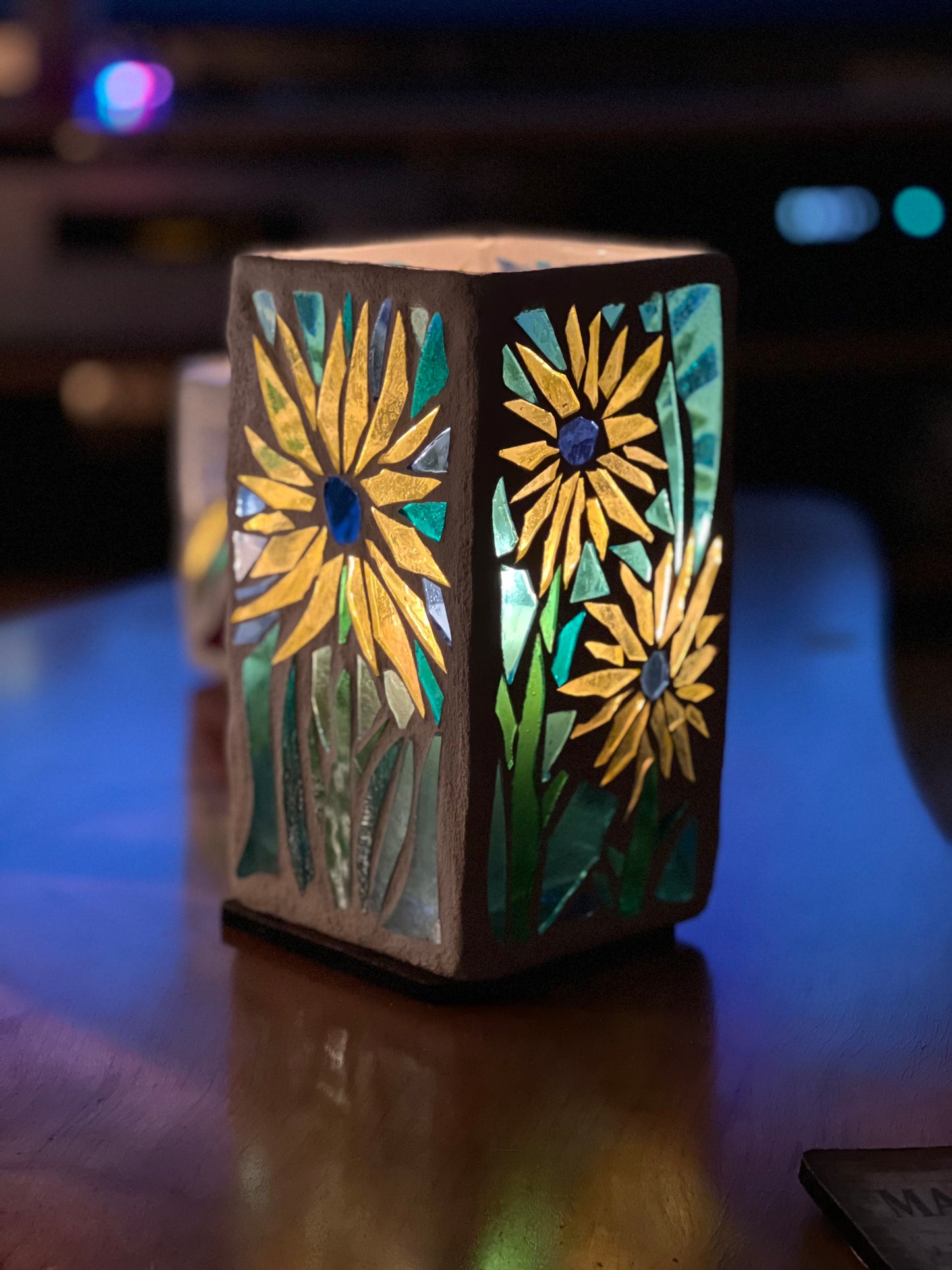 "Hope for Ukraine “ Stained Glass Candleholders  – Supporting Refugees Worldwide
