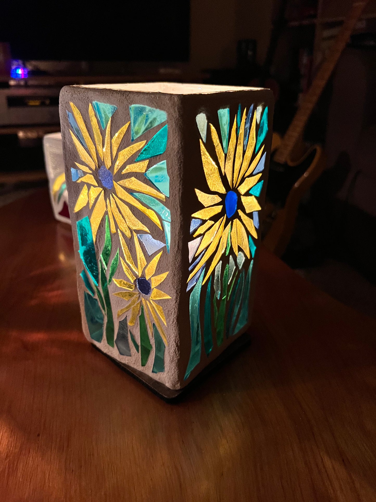 "Hope for Ukraine “ Stained Glass Candleholders  – Supporting Refugees Worldwide